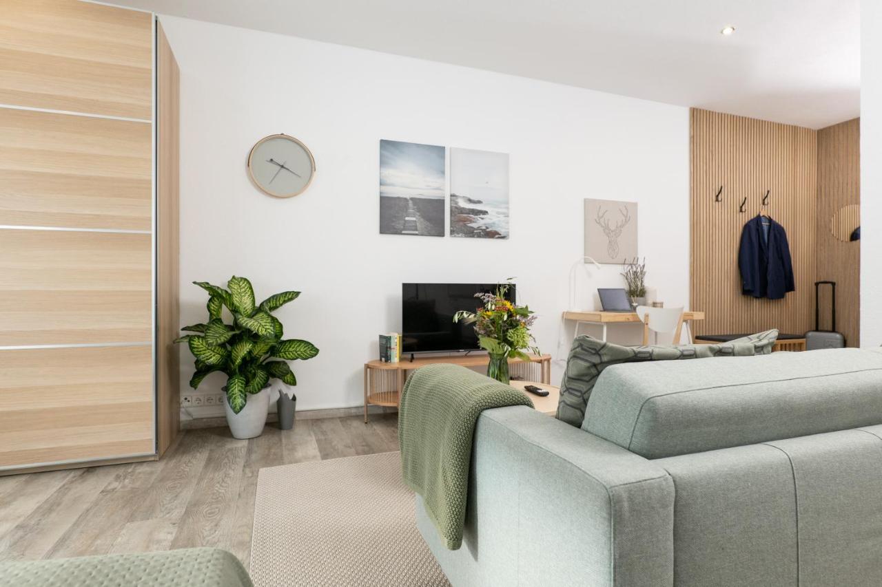 Apart4Me Scandi Apartment Geislingen Zentral Mit Parkplatz Geislingen an der Steige Exterior photo